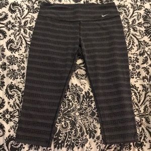 Nike Cropped Leggings